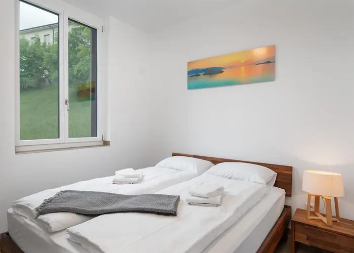 Between Lakes דירה *